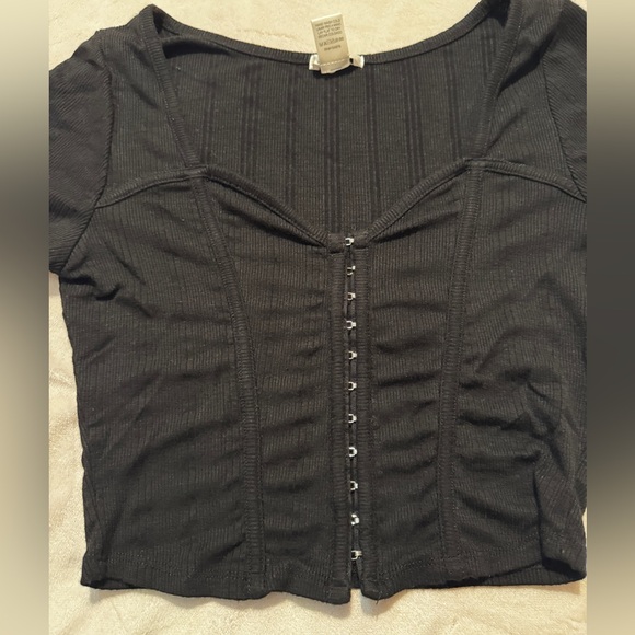 Bozzolo Black Button-Down Crop Top NWOT - Picture 3 of 10